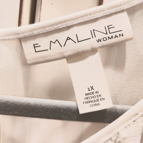 Emaline Woman Lace Sleeveless Top Size 1X - Picture 2 of 9